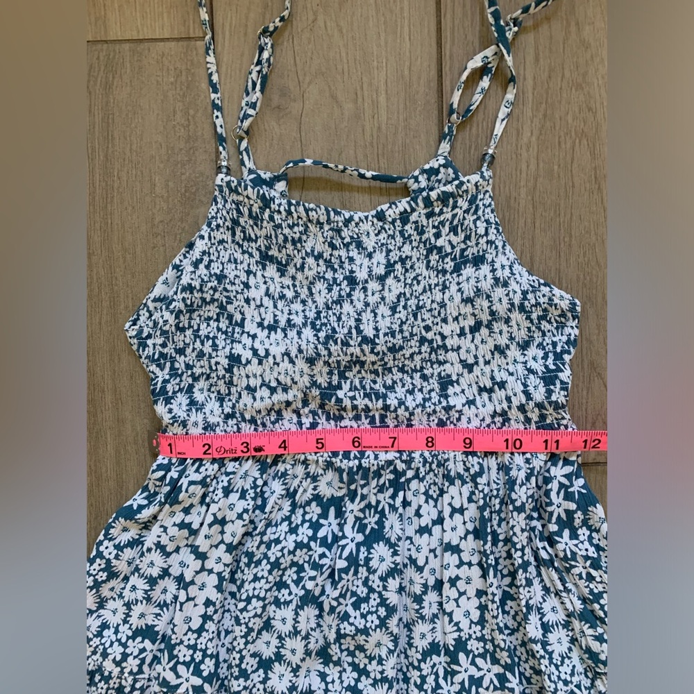Women’s Foral Dress - Picture 8 of 8